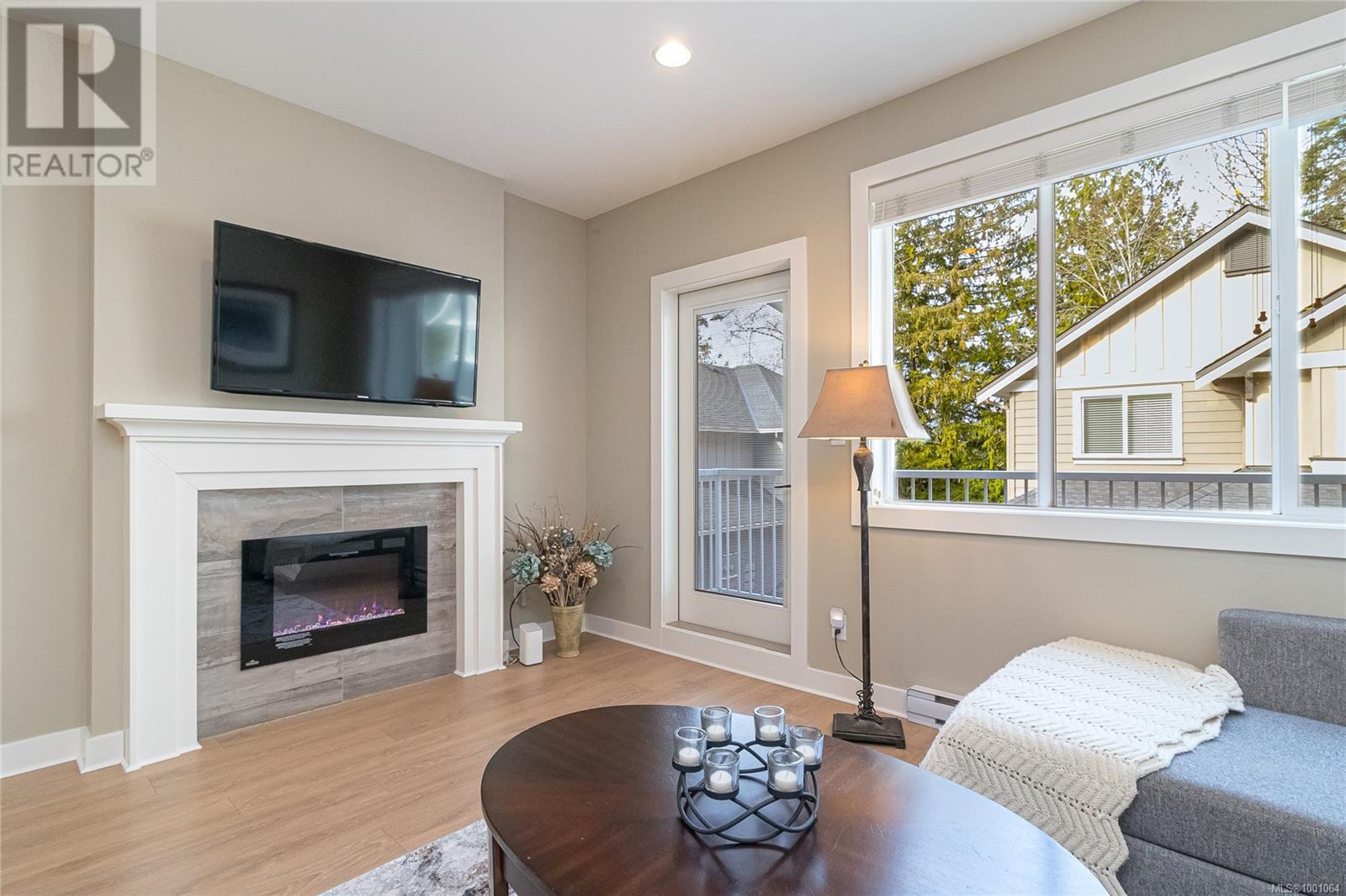 106 3439 Ambrosia Cres