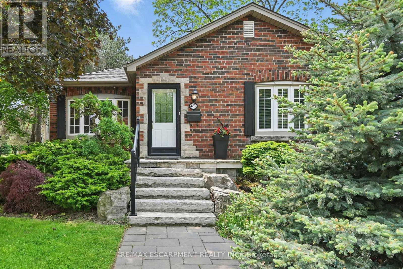 462 WOODLAND AVENUE