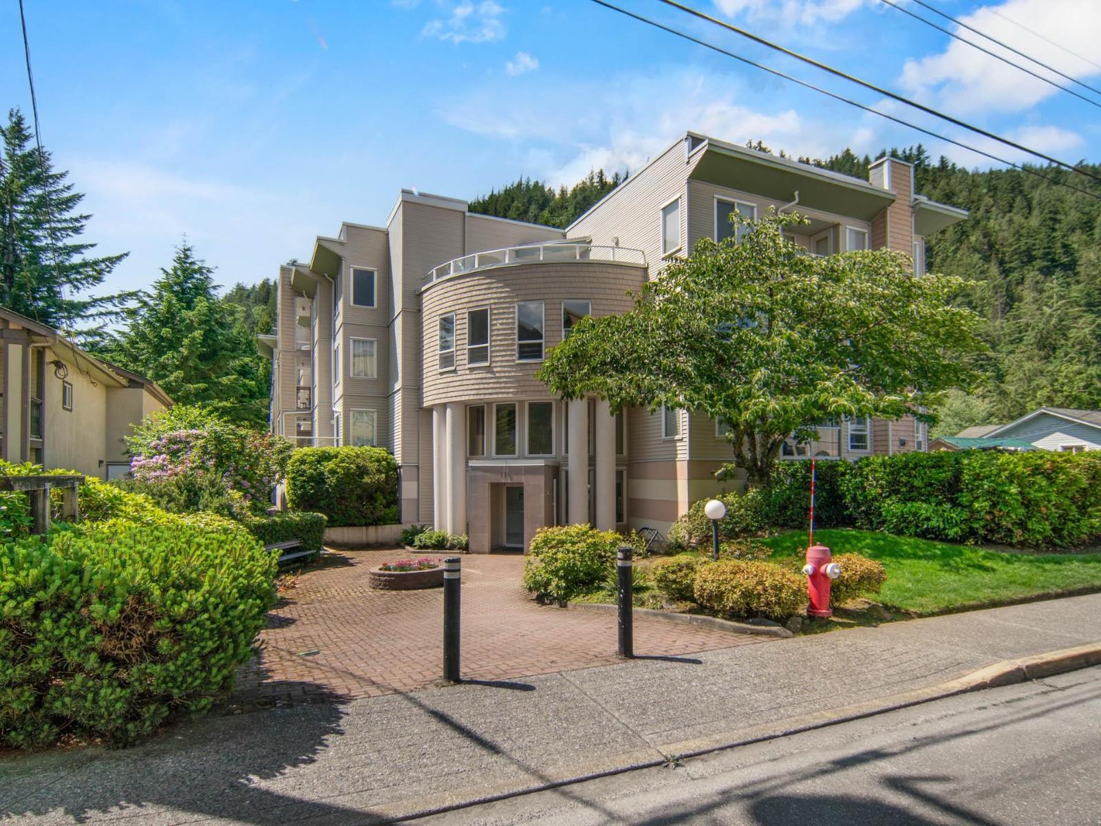 106 170 CEDAR AVENUE|Harrison Hot Springs