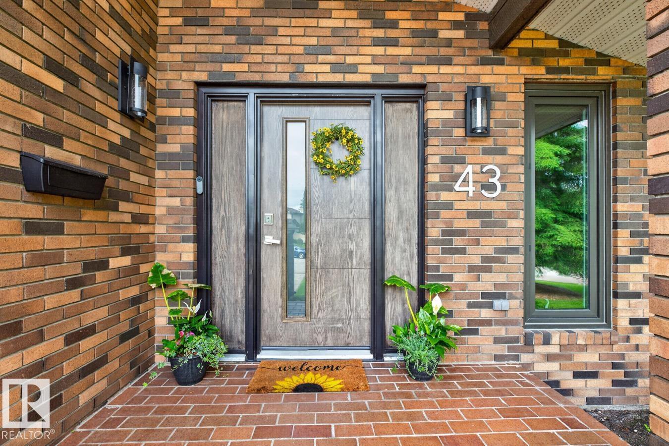43 MANCHESTER DR