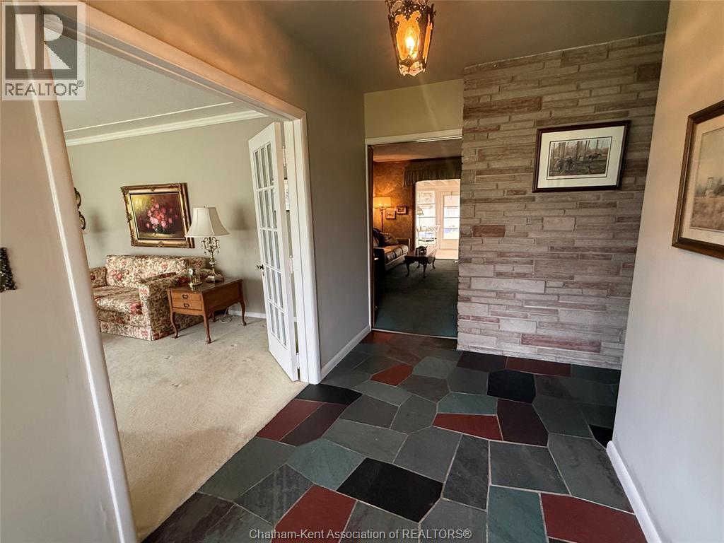 927 Charing Cross ROAD