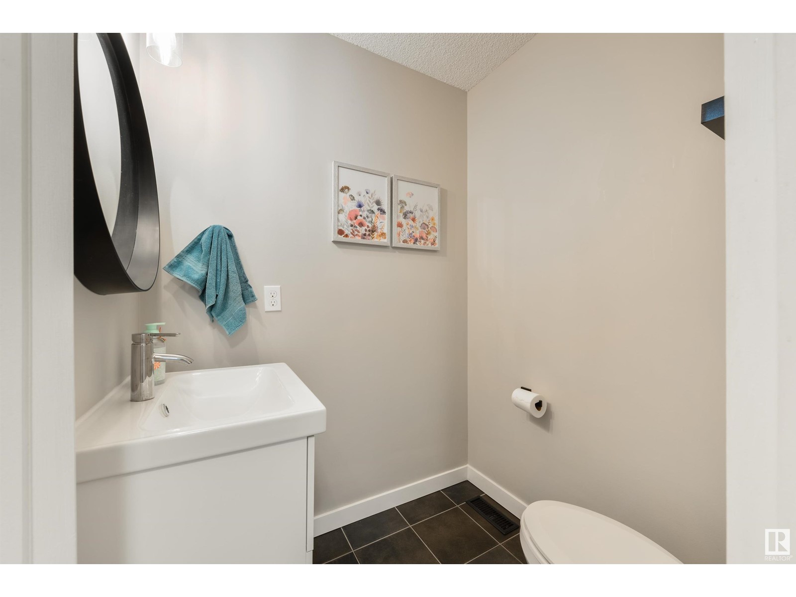 #16 4350 23 ST NW