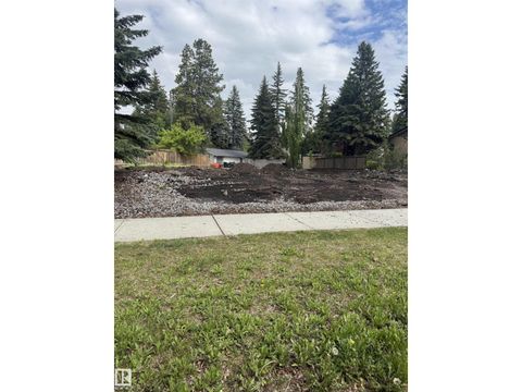 14116 95 AV NW Edmonton AB T5N0A2