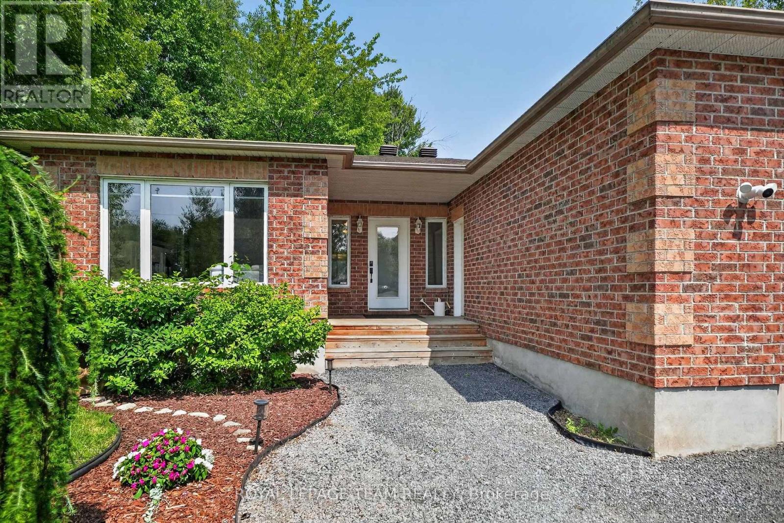 76 MANITOU STREET