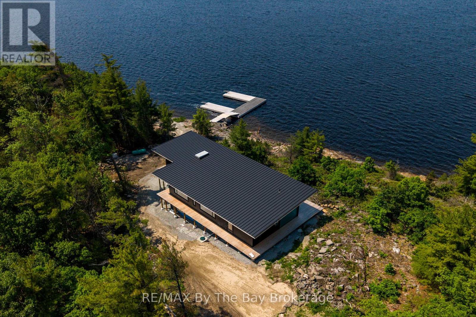 11324 ISLAND 1810/BONE ISLAND