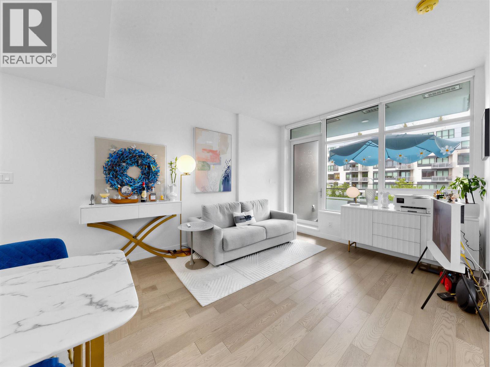 304 4963 CAMBIE STREET