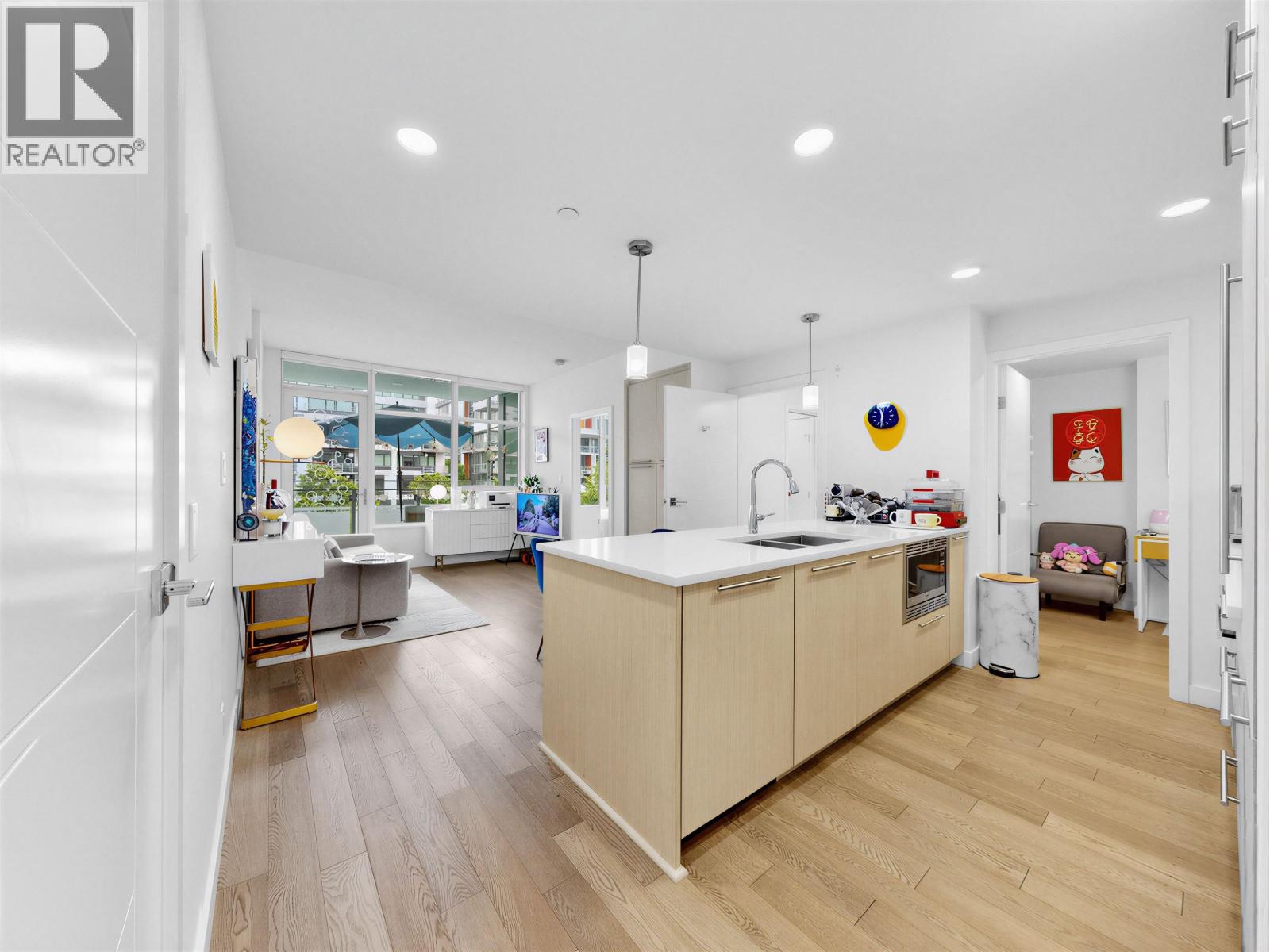 304 4963 CAMBIE STREET