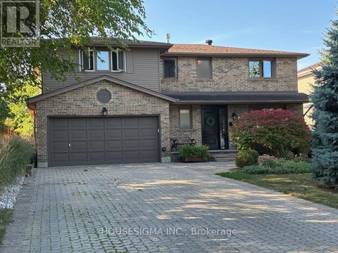 4 MULBERRY COURT Guelph (Kortright Hills) ON N1C1A6