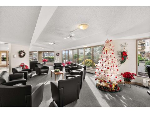 914 31955 OLD YALE ROAD Abbotsford BC V2T4N1