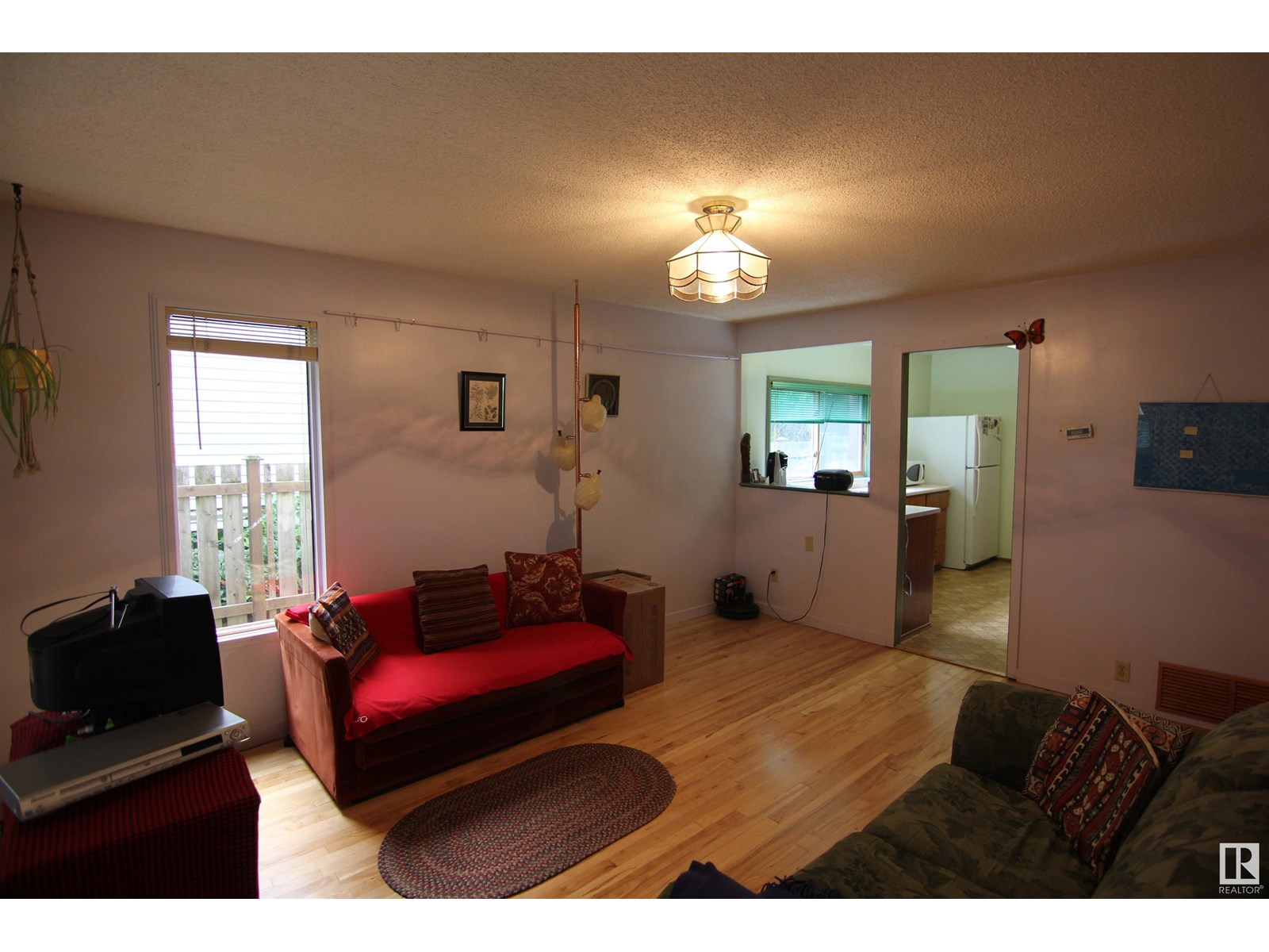9733 79 AV NW NW