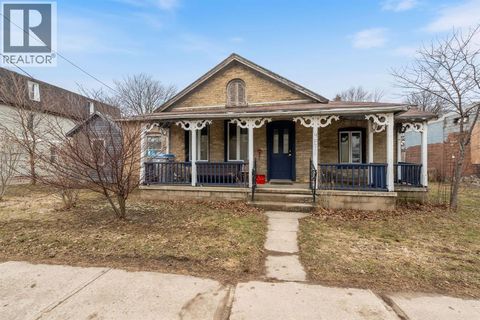 4 CLYDE STREET Lambton Shores ON N0N1J0