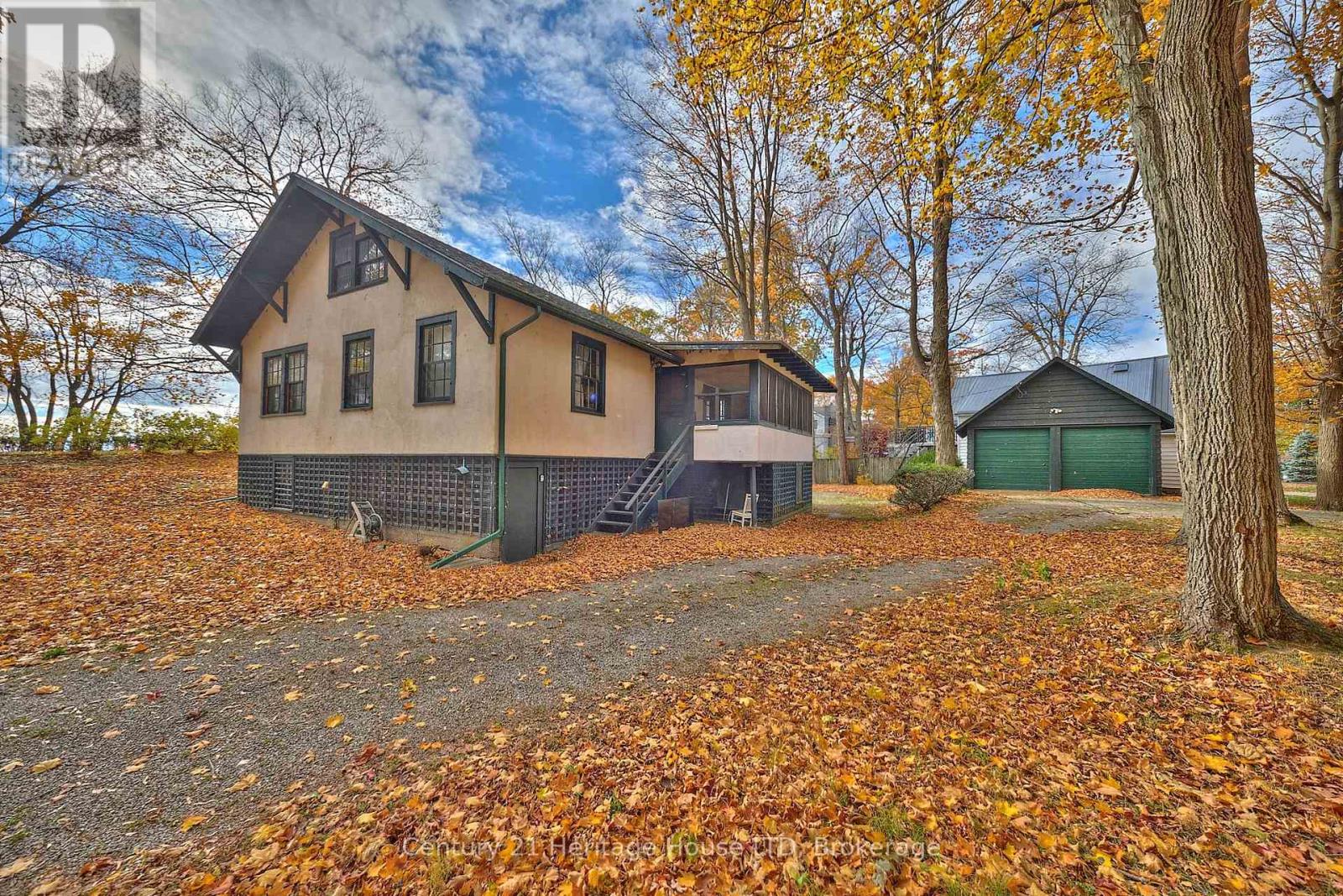1033 FIRELANE 1 ROAD