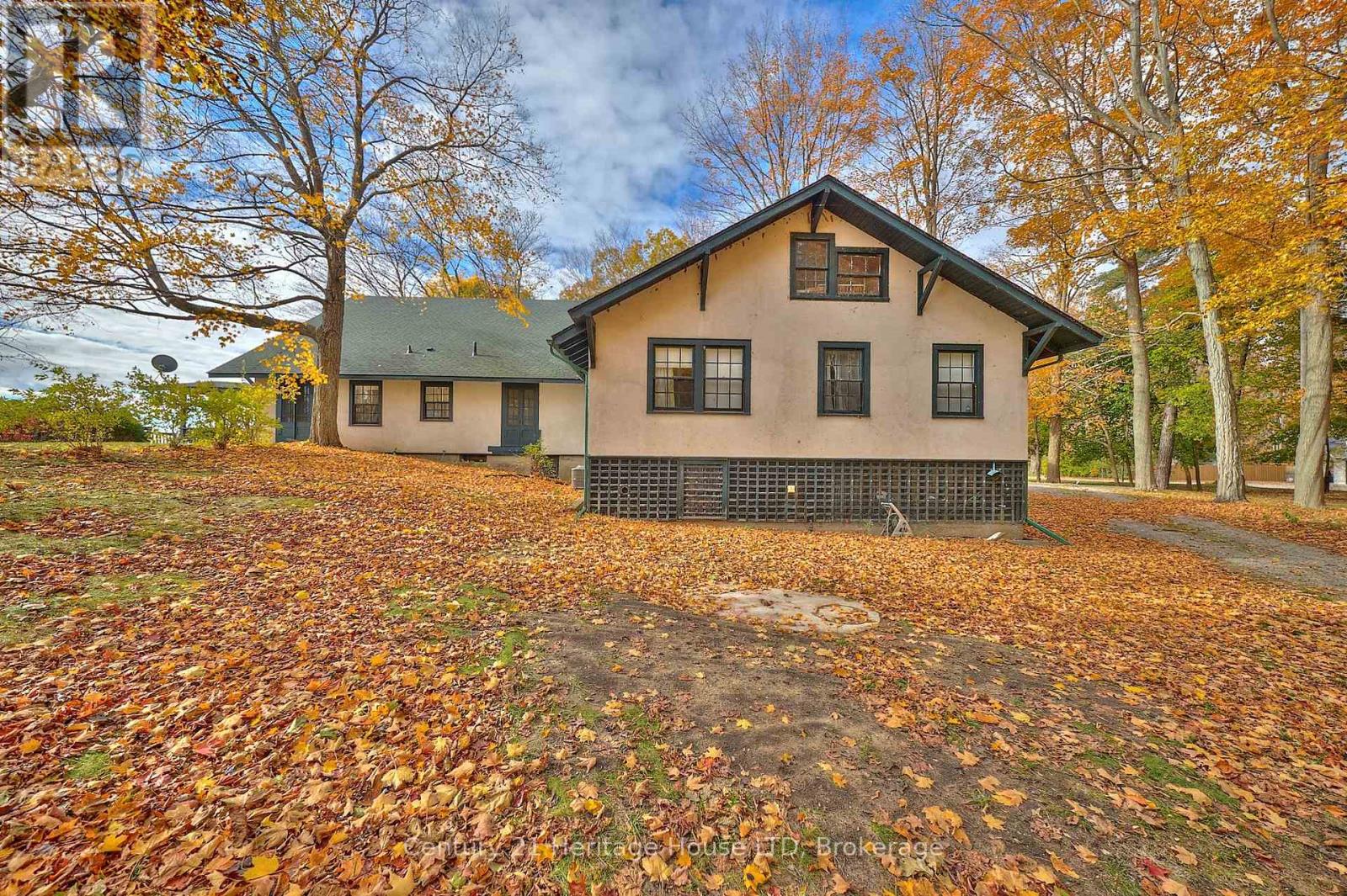 1033 FIRELANE 1 ROAD