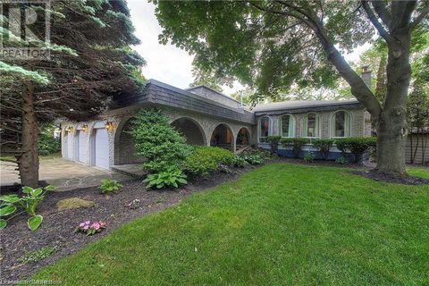170 CAVENDISH Court Oakville ON L6J5S2