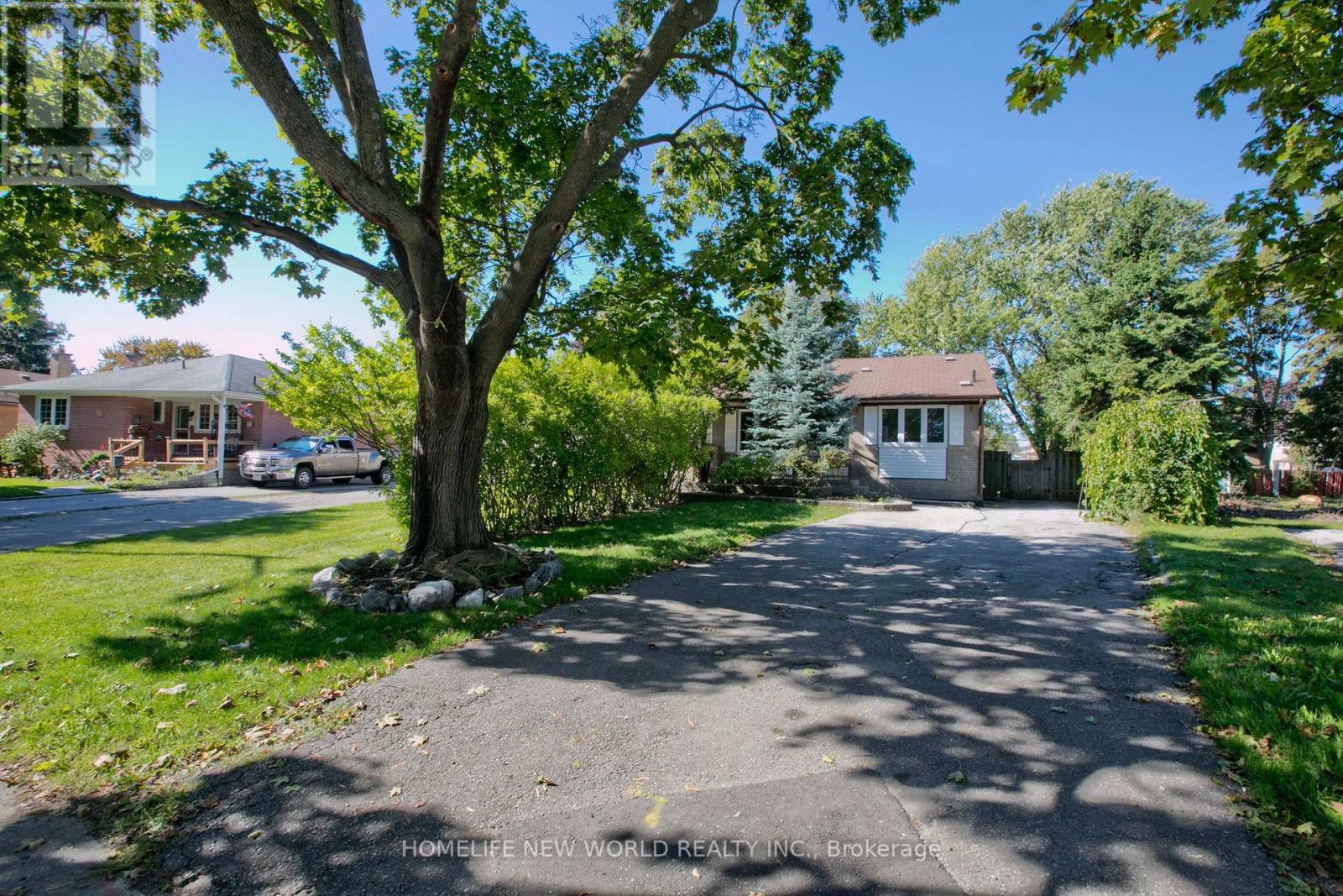 49 THORNCROFT CRESCENT