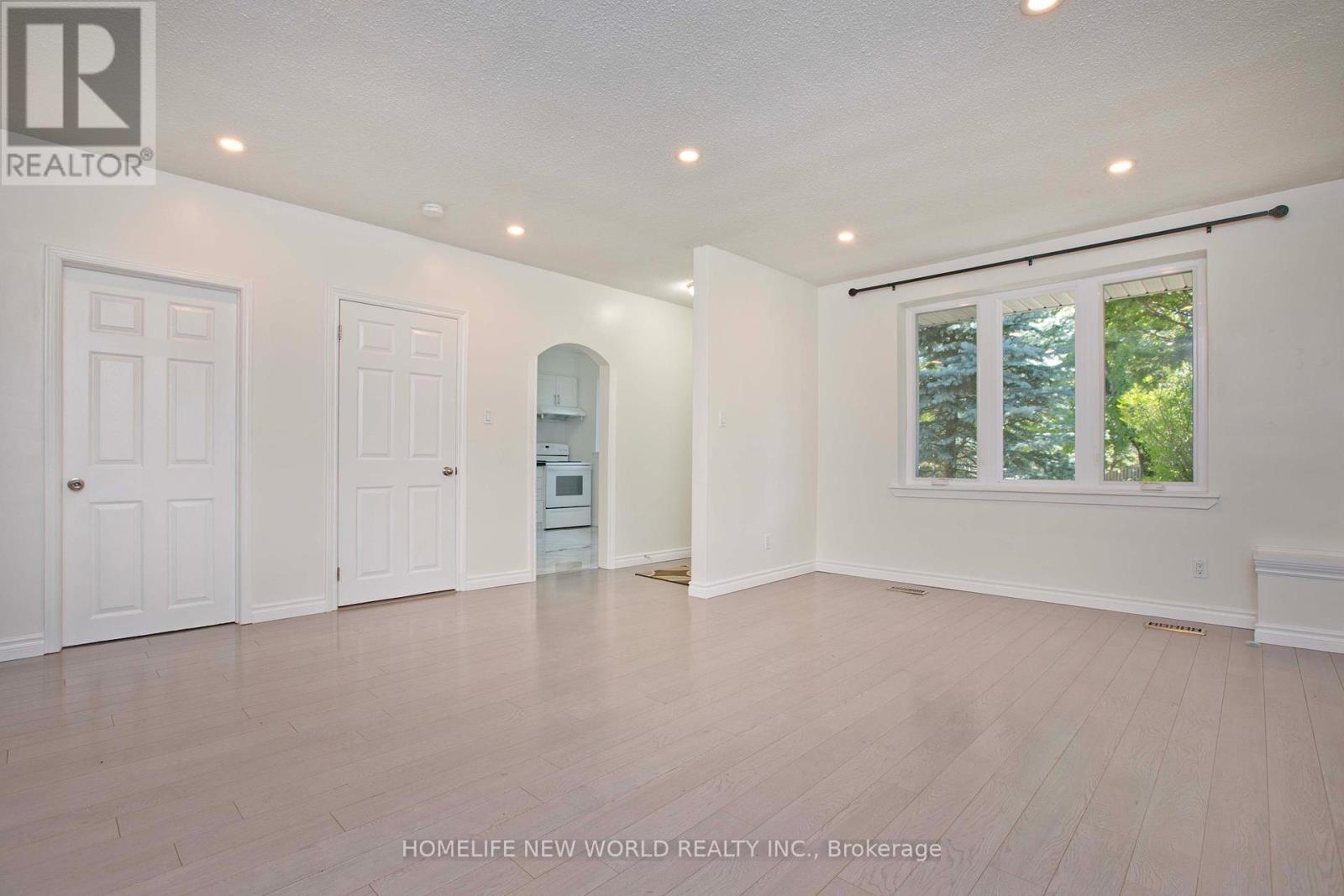 49 THORNCROFT CRESCENT