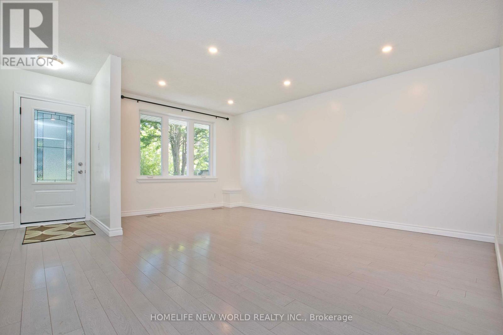 49 THORNCROFT CRESCENT