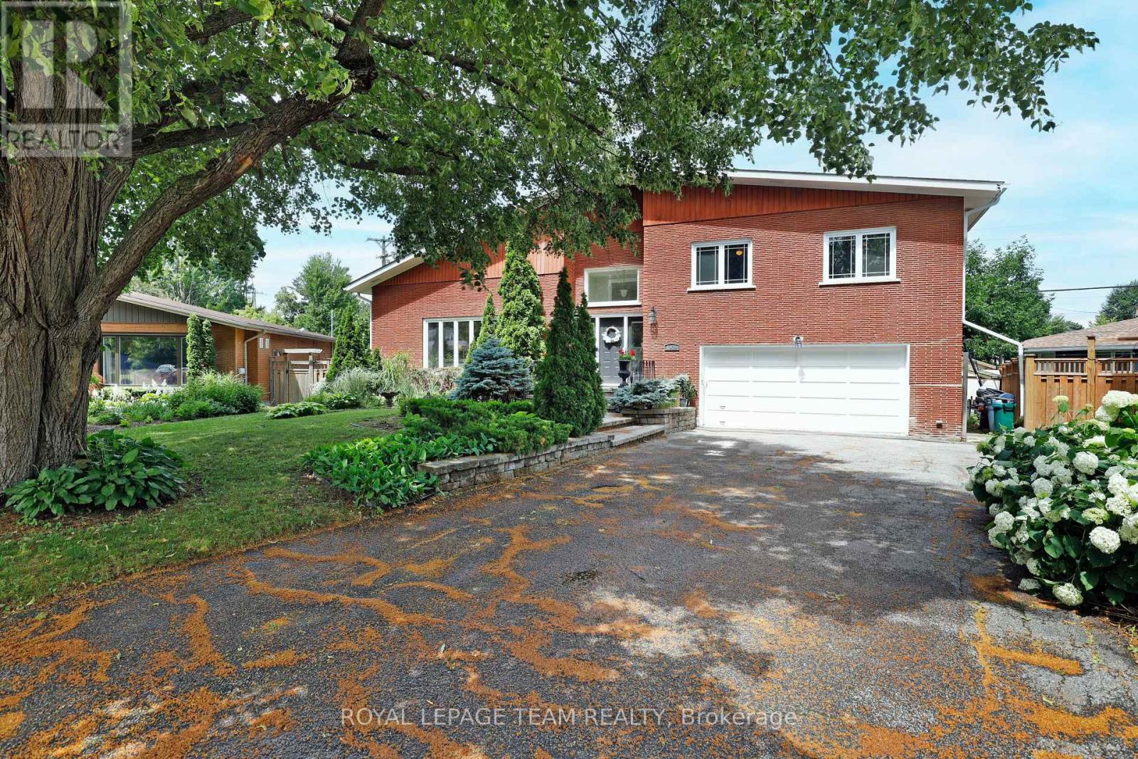 1939 WEMBLEY AVENUE