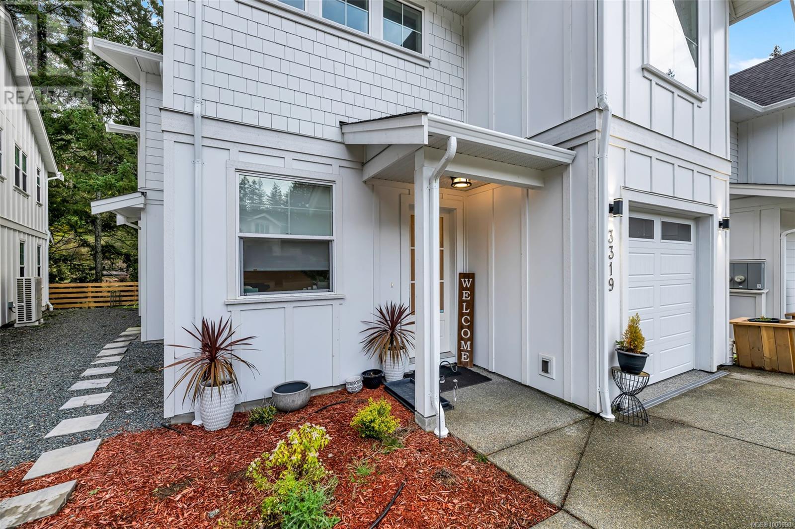 3319 West Oak Pl