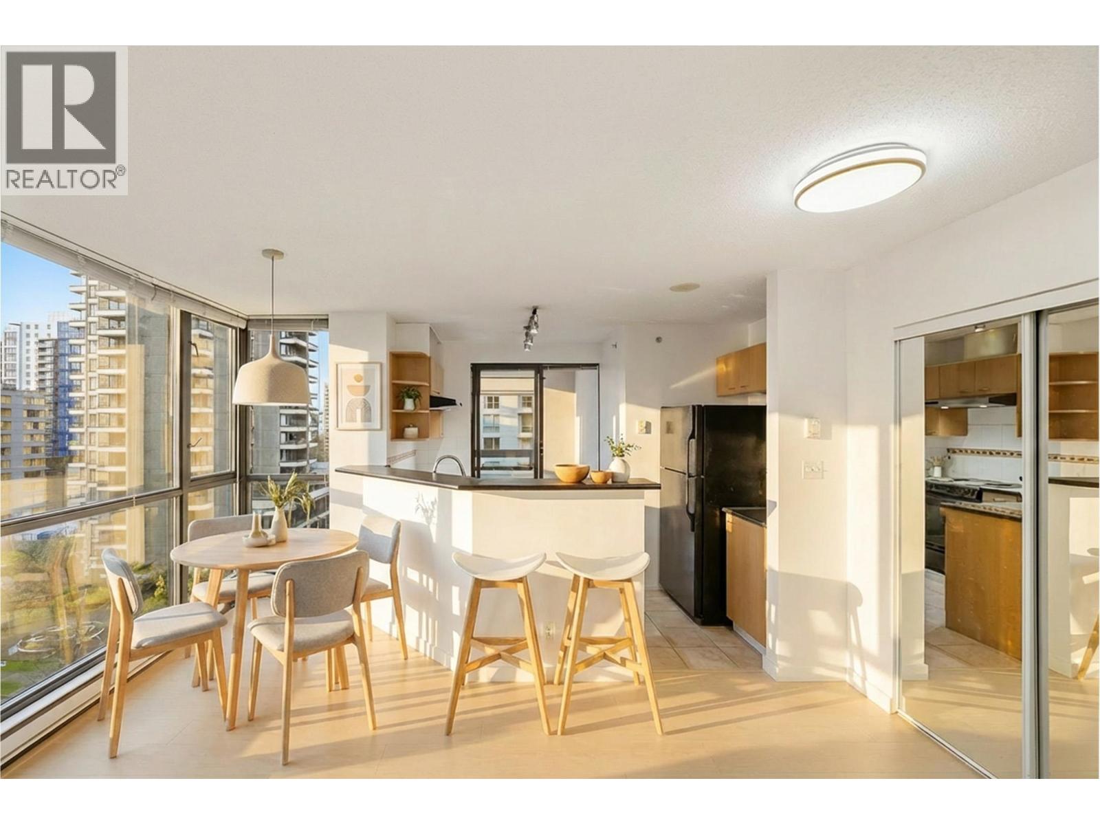 802 1367 ALBERNI STREET