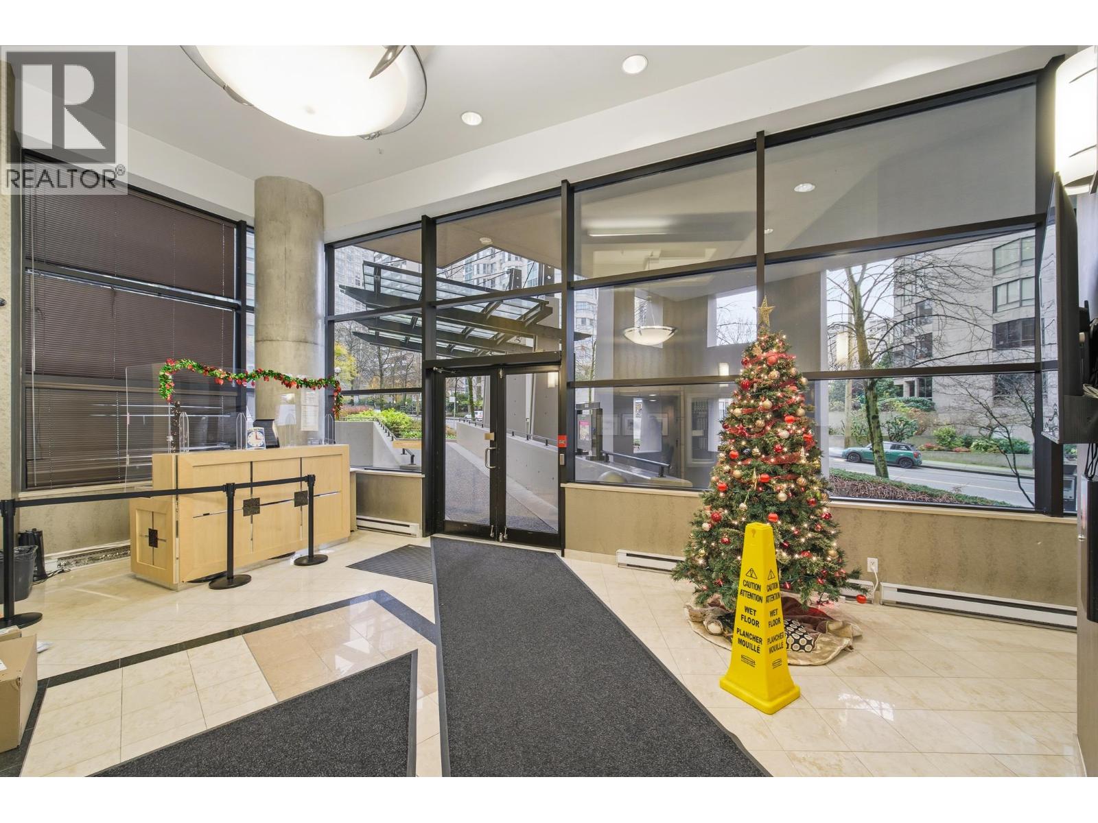 802 1367 ALBERNI STREET