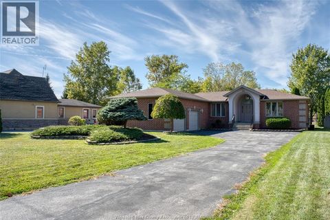 267 EAST PUCE Lakeshore ON N0R1A0