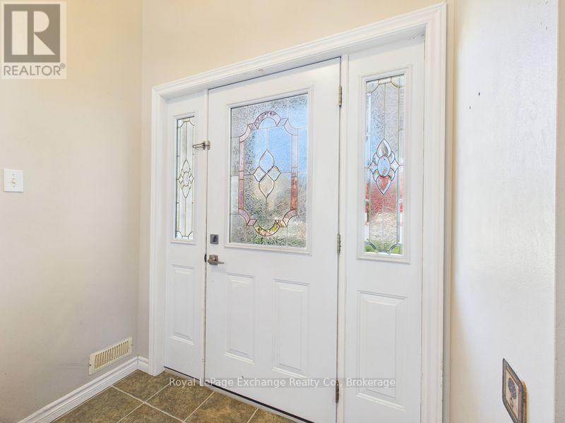 UPPER - 378 DUNCAN PLACE