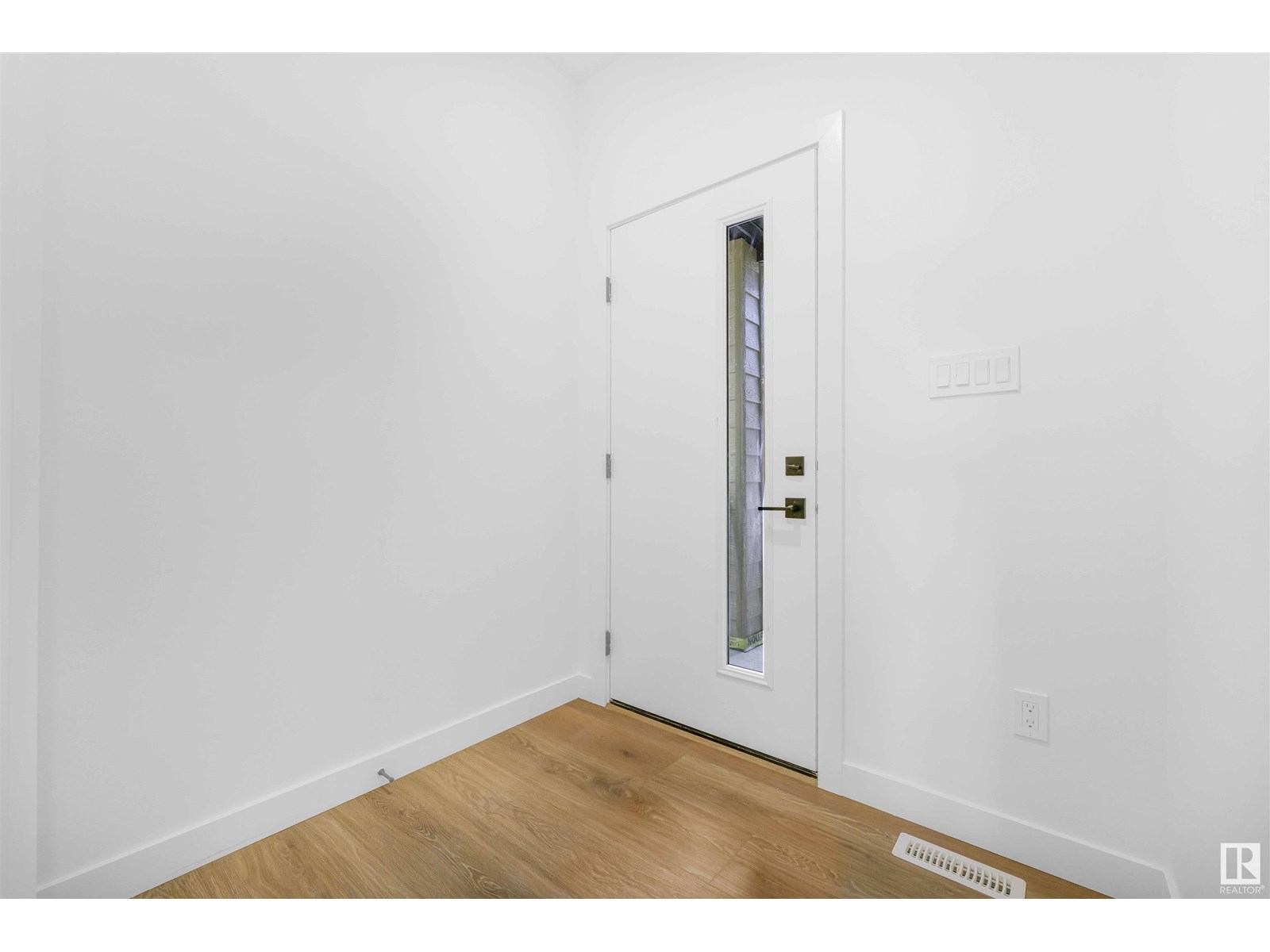 27 ELDRIDGE PT