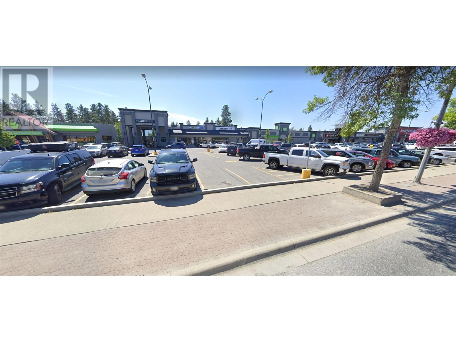 195 & 301 33 Highway W