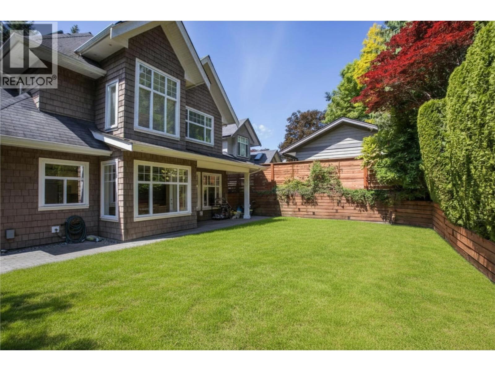 Photo 1 of 33 — 6417 PITT STREET, West Vancouver, BC V7W2C1