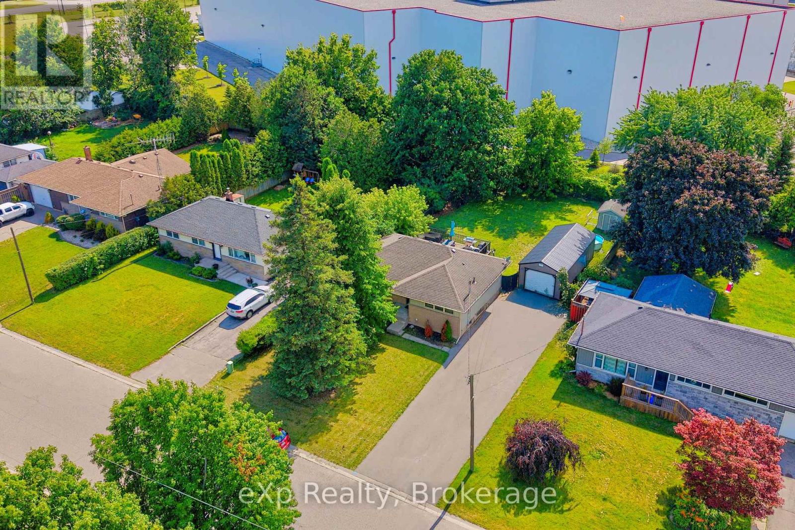 18 WILLOWDALE STREET