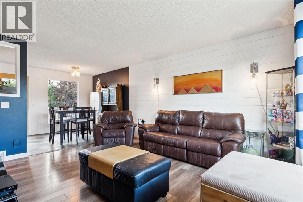 147 Falchurch Crescent NE