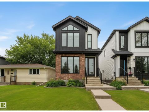 9536 148 ST NW Edmonton AB T5N3E4