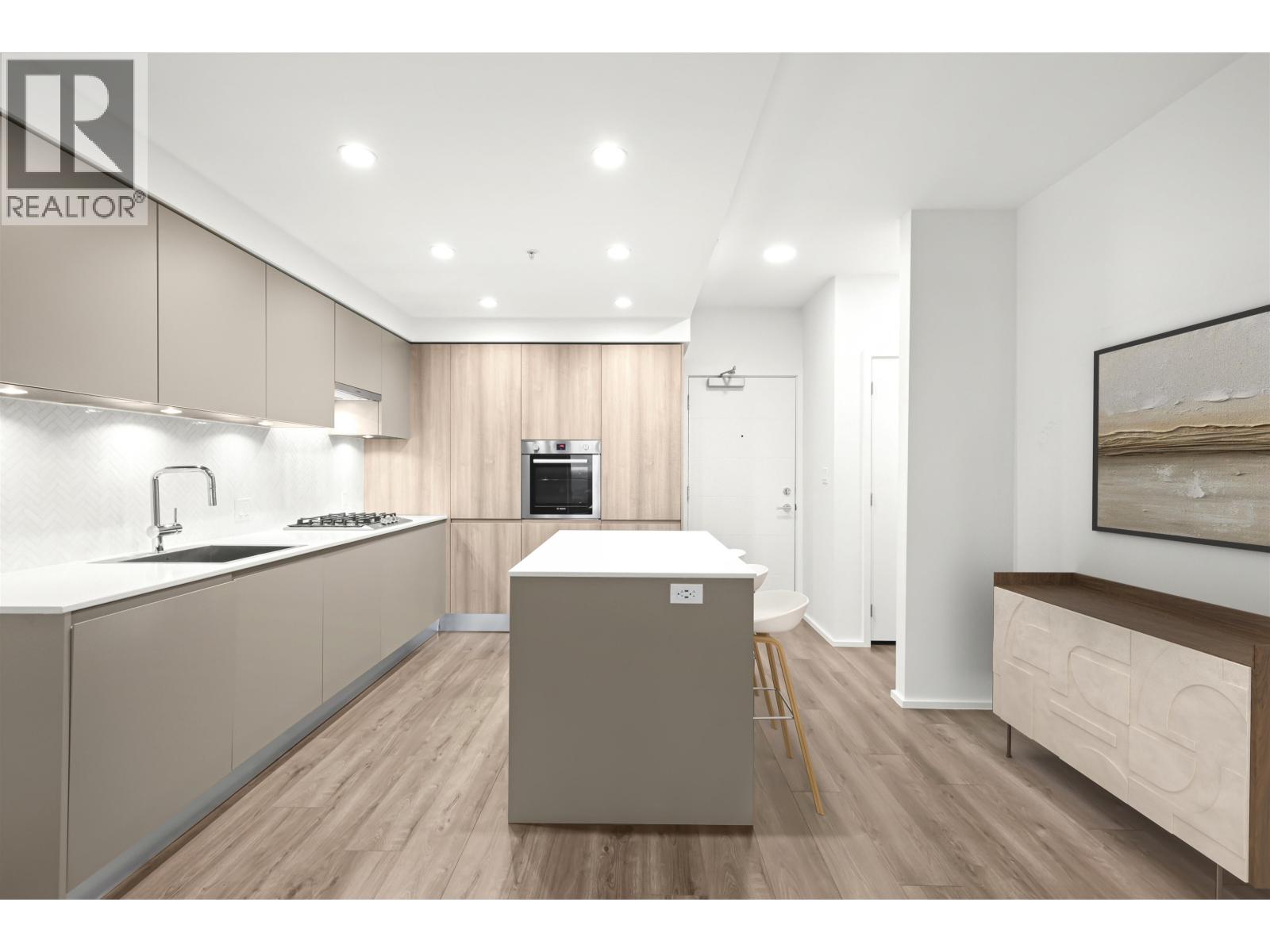 1909 3833 EVERGREEN PLACE