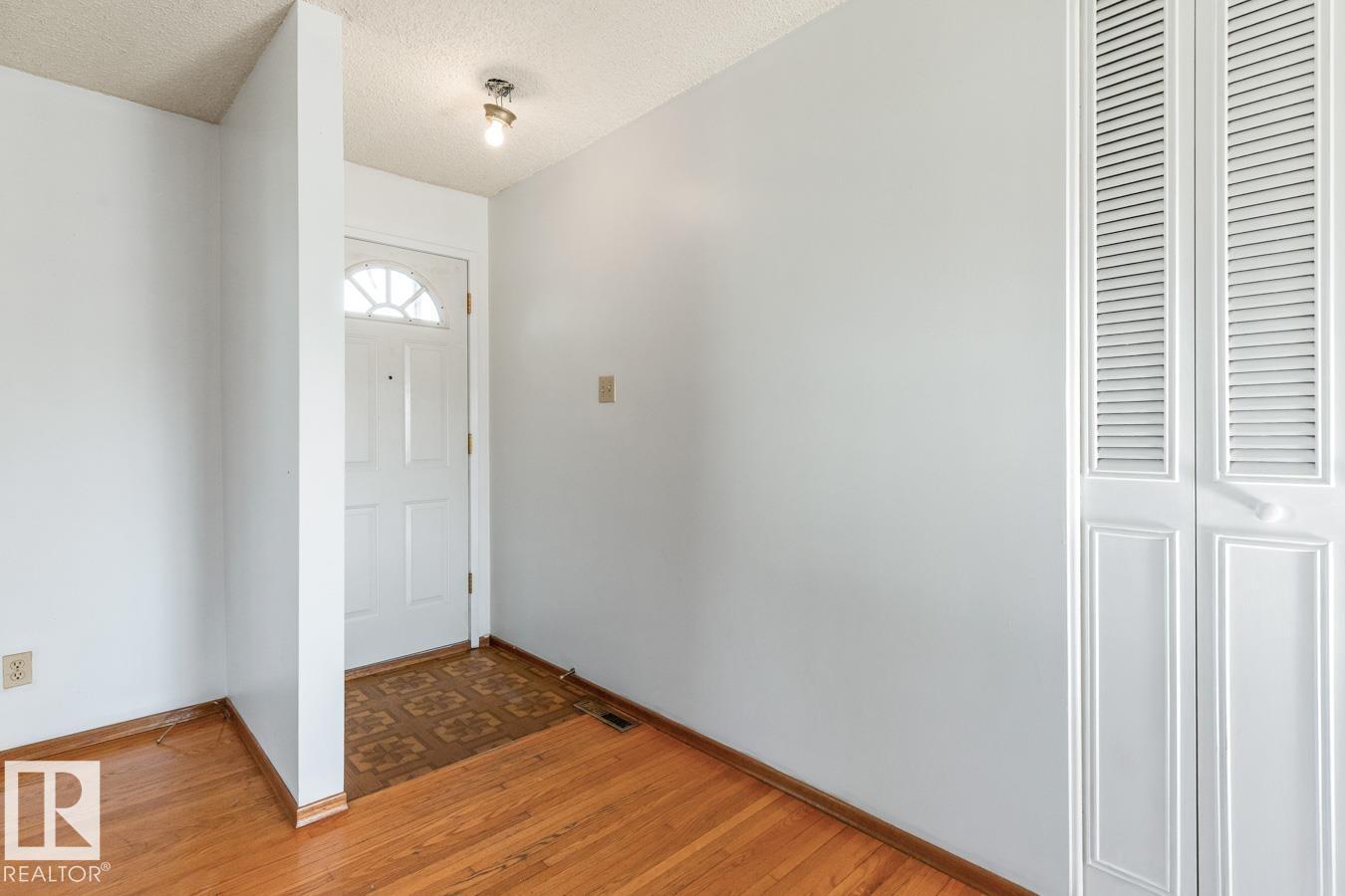 8507 52 ST NW