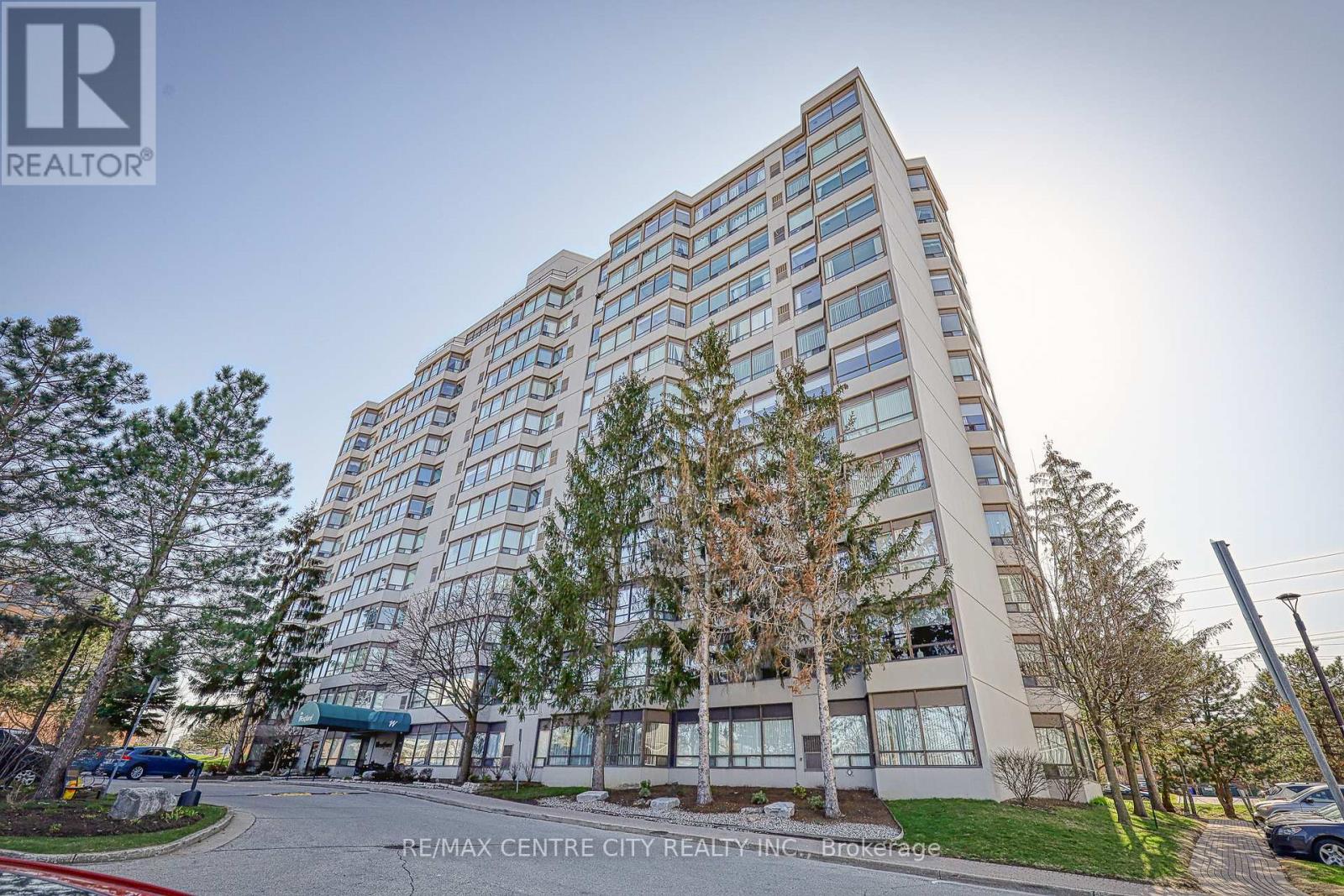 602 - 744 WONDERLAND ROAD S