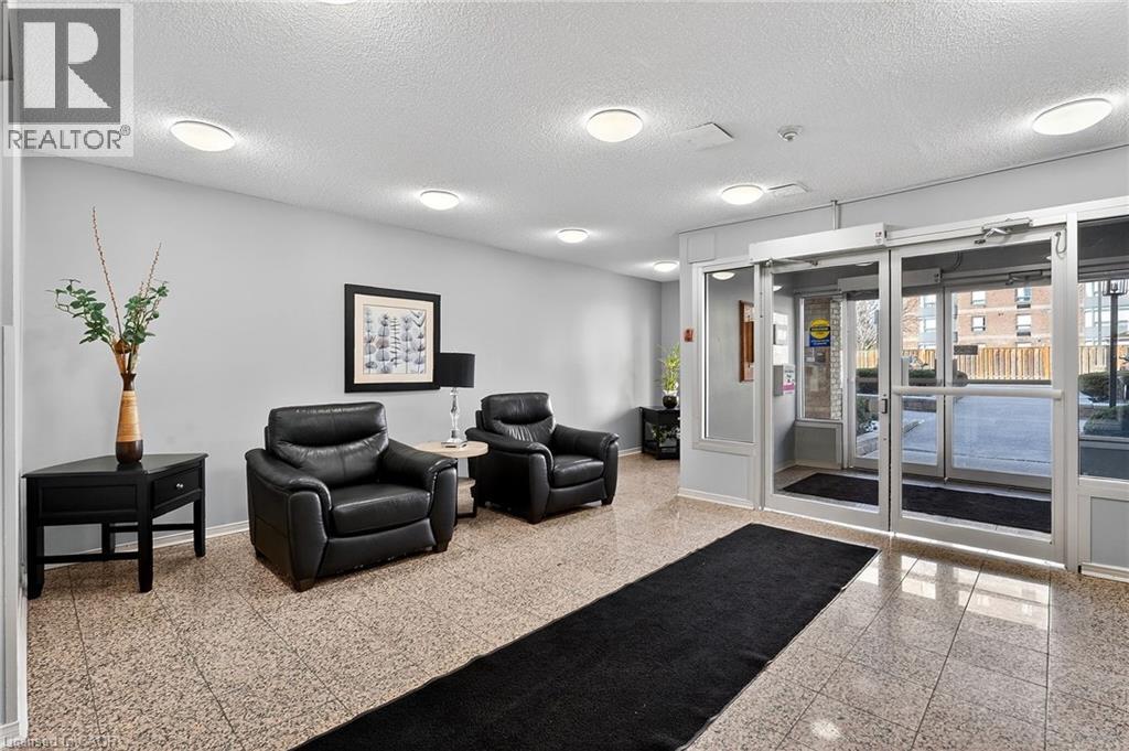 78 ROEHAMPTON Avenue Unit# 416