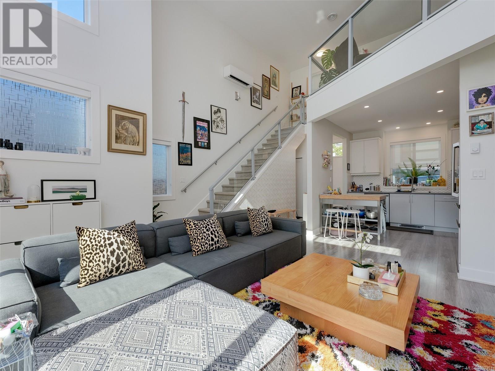 1229 Solstice Cres