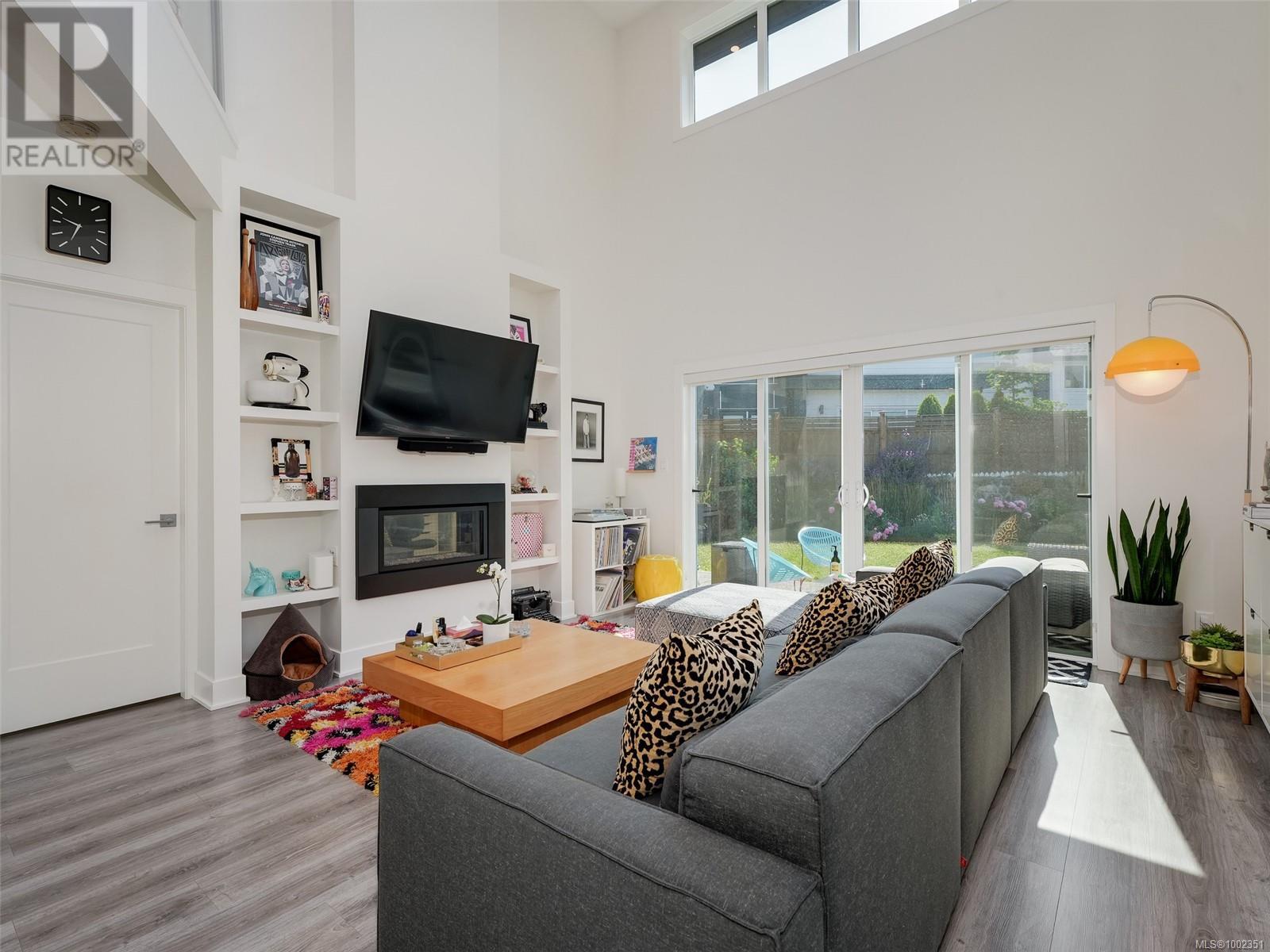 1229 Solstice Cres