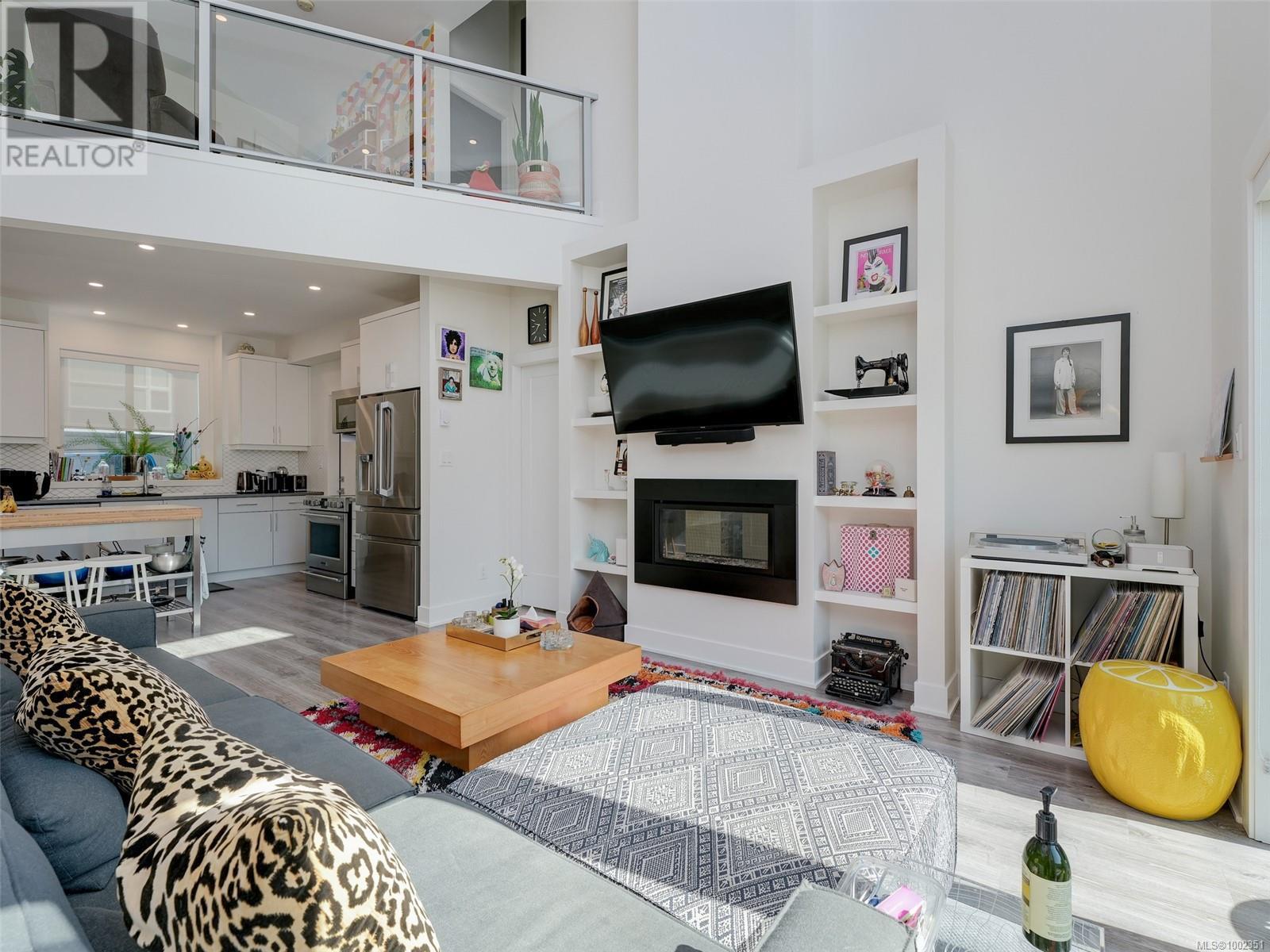 1229 Solstice Cres