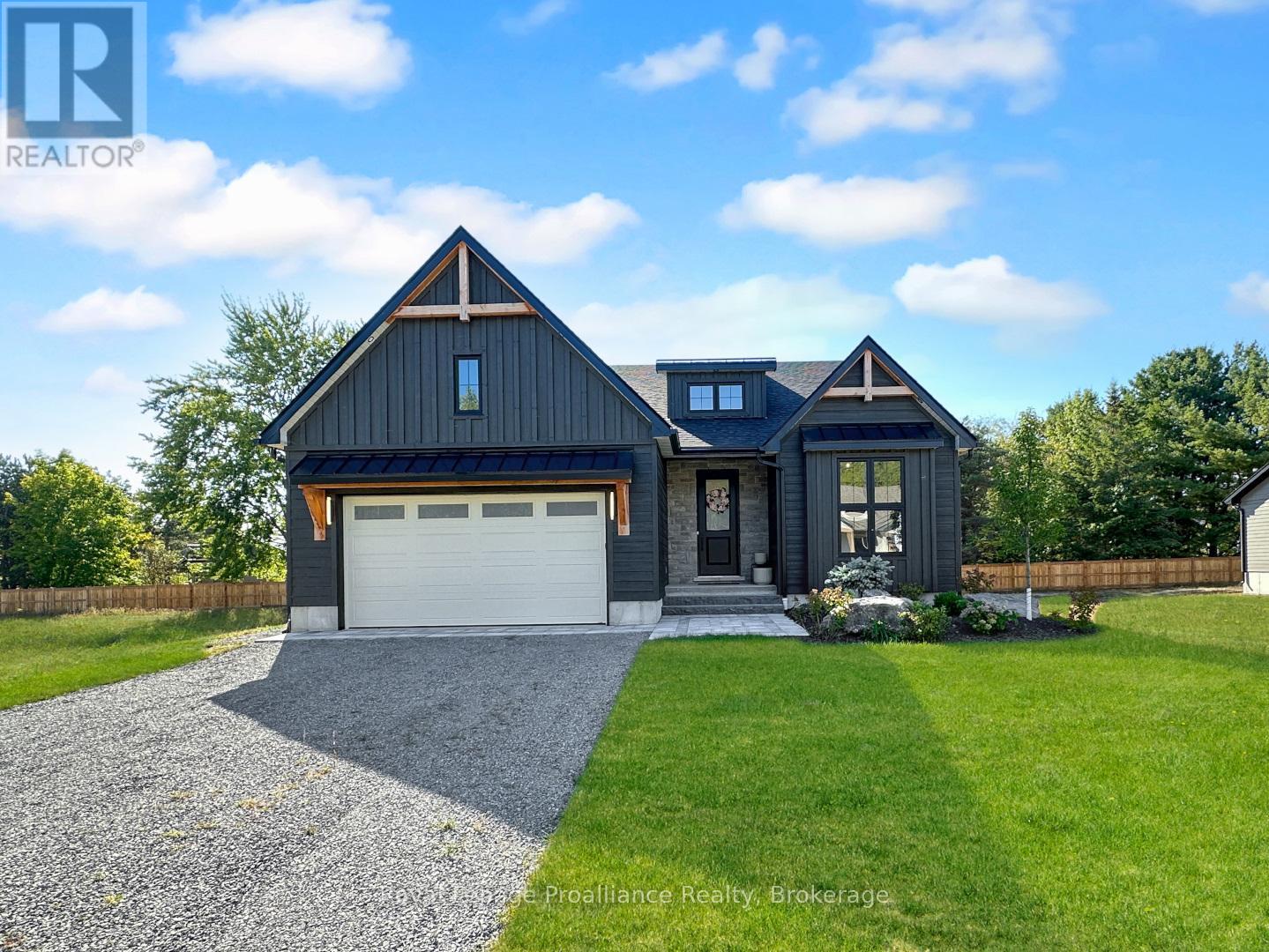Photo 1 of 44 — 37 DEERVIEW DRIVE, Quinte West (Murray Ward), ON K8V5P4