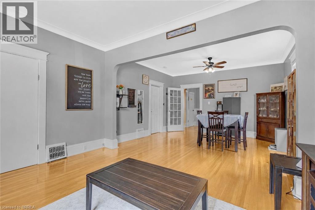 15 SALISBURY Avenue