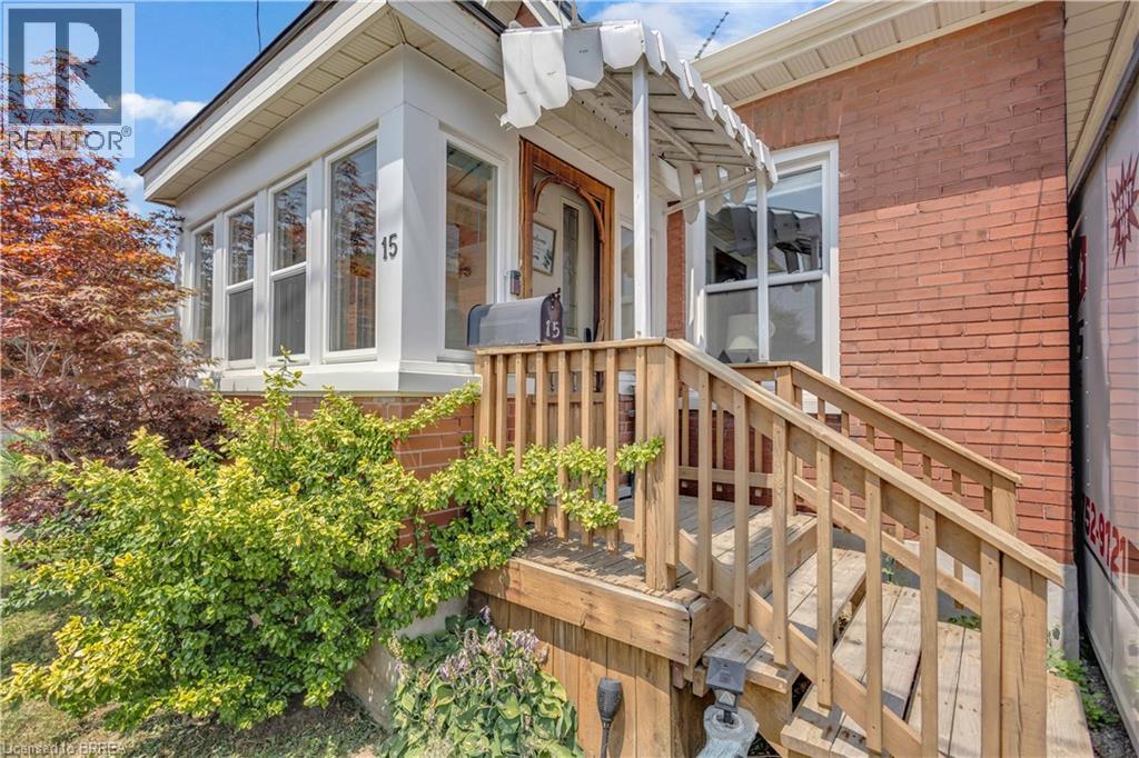 15 SALISBURY Avenue