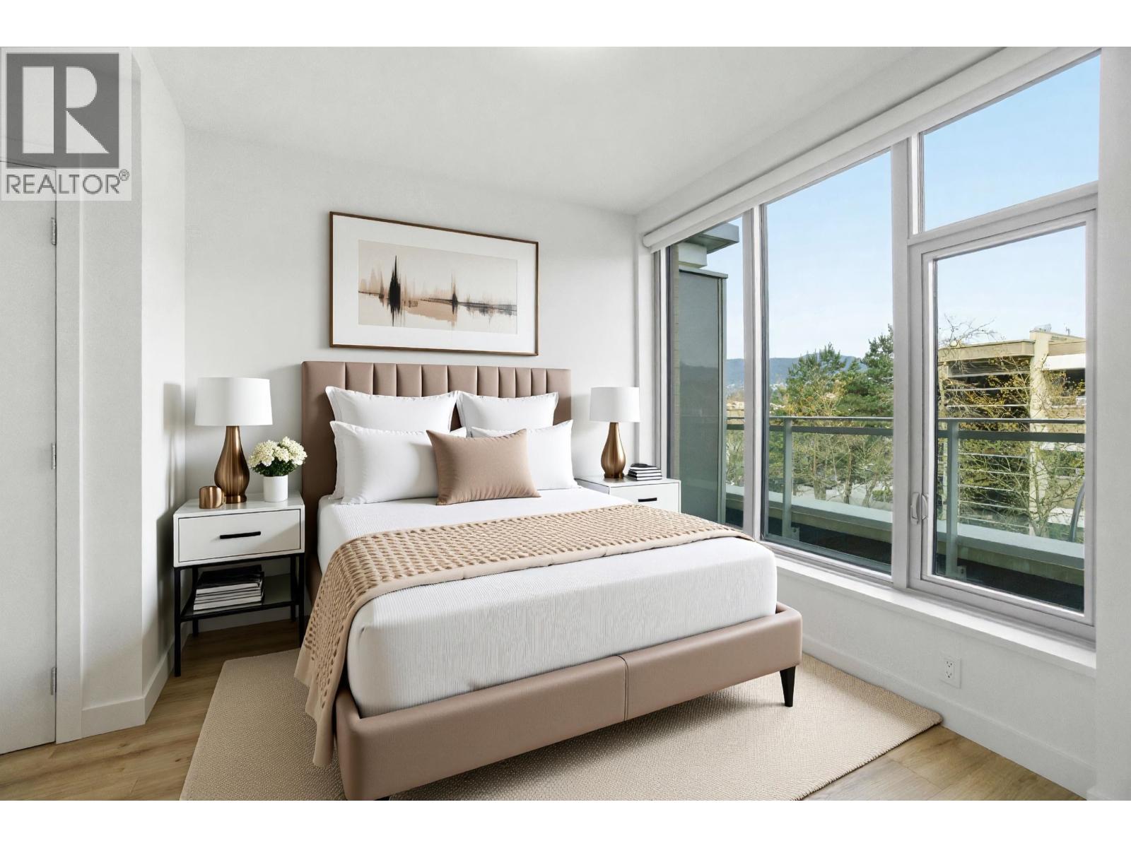 312 755 HARBOURSIDE DRIVE