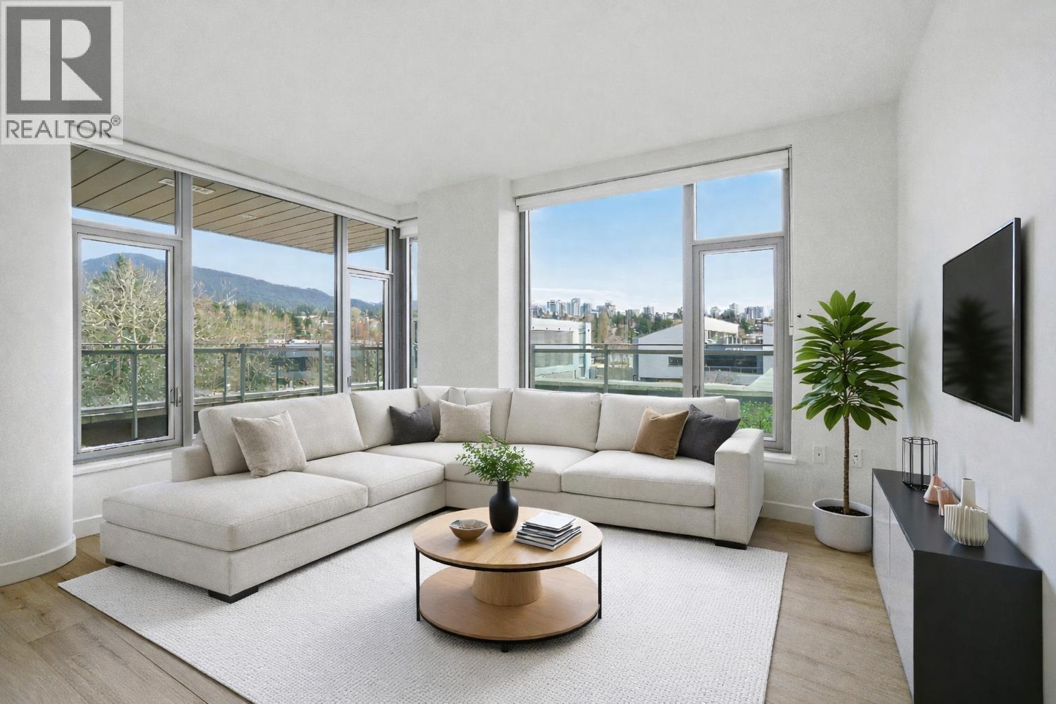 312 755 HARBOURSIDE DRIVE