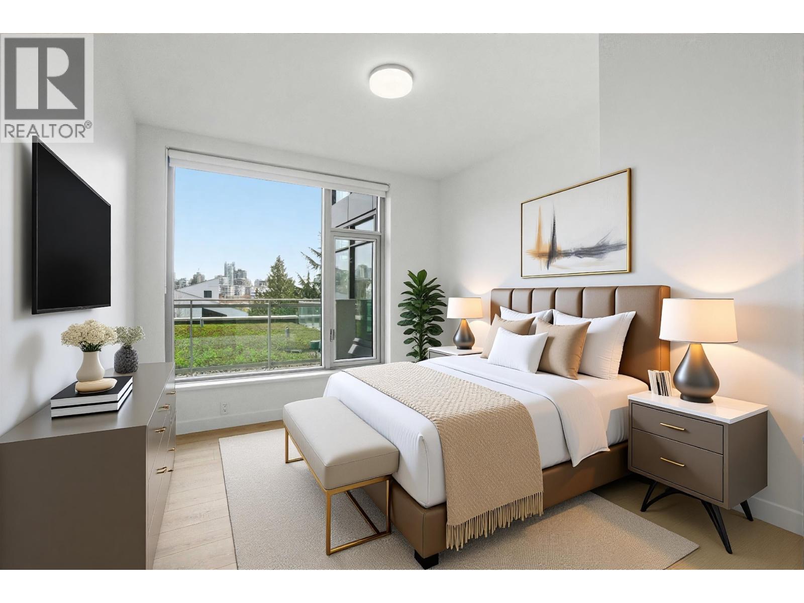 312 755 HARBOURSIDE DRIVE