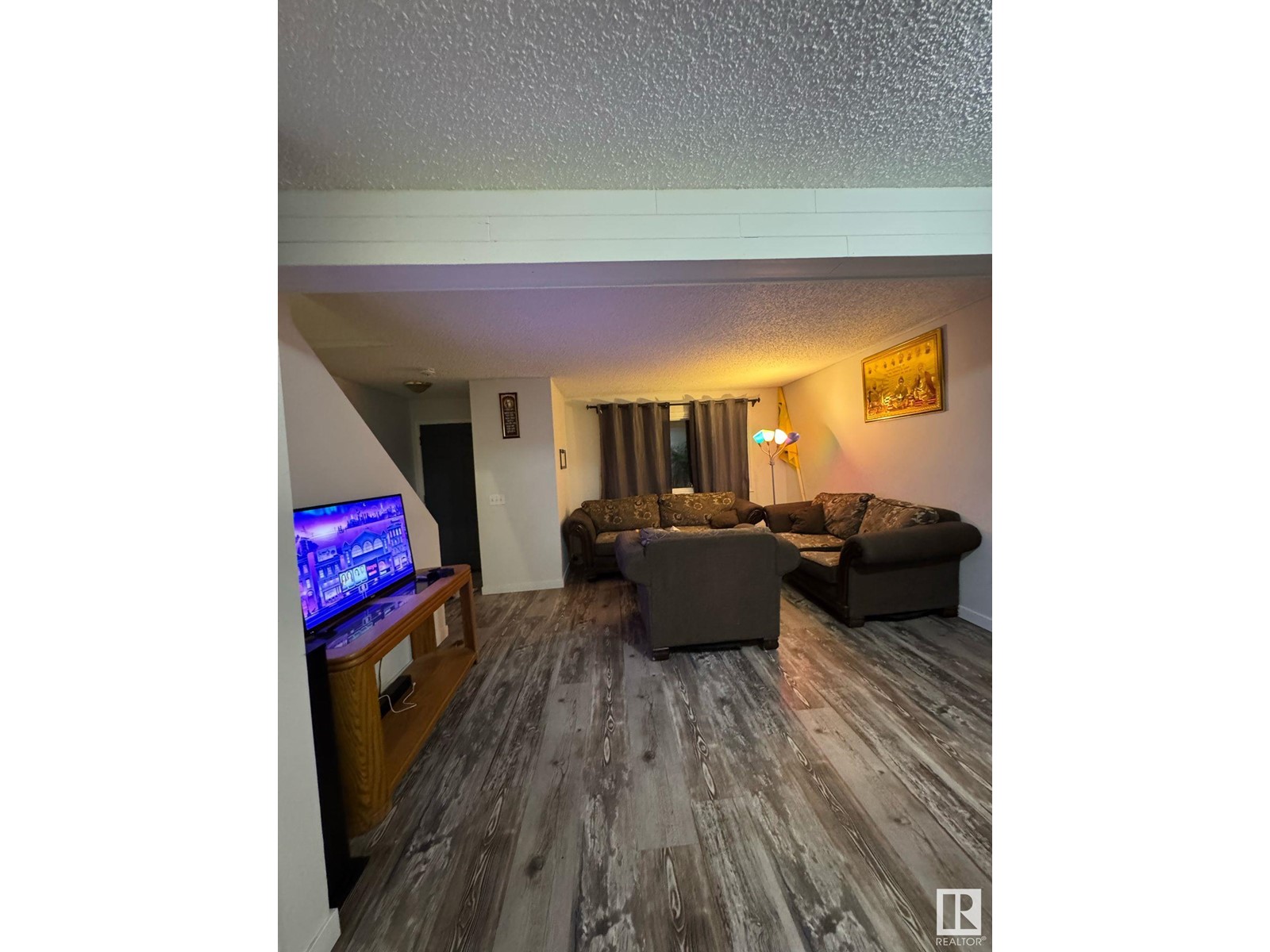 3316 48 ST NW
