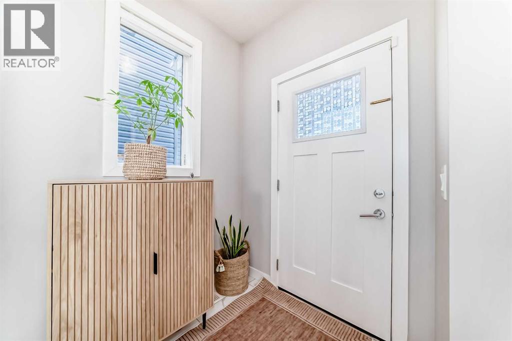 896 WEST LAKEVIEW Drive