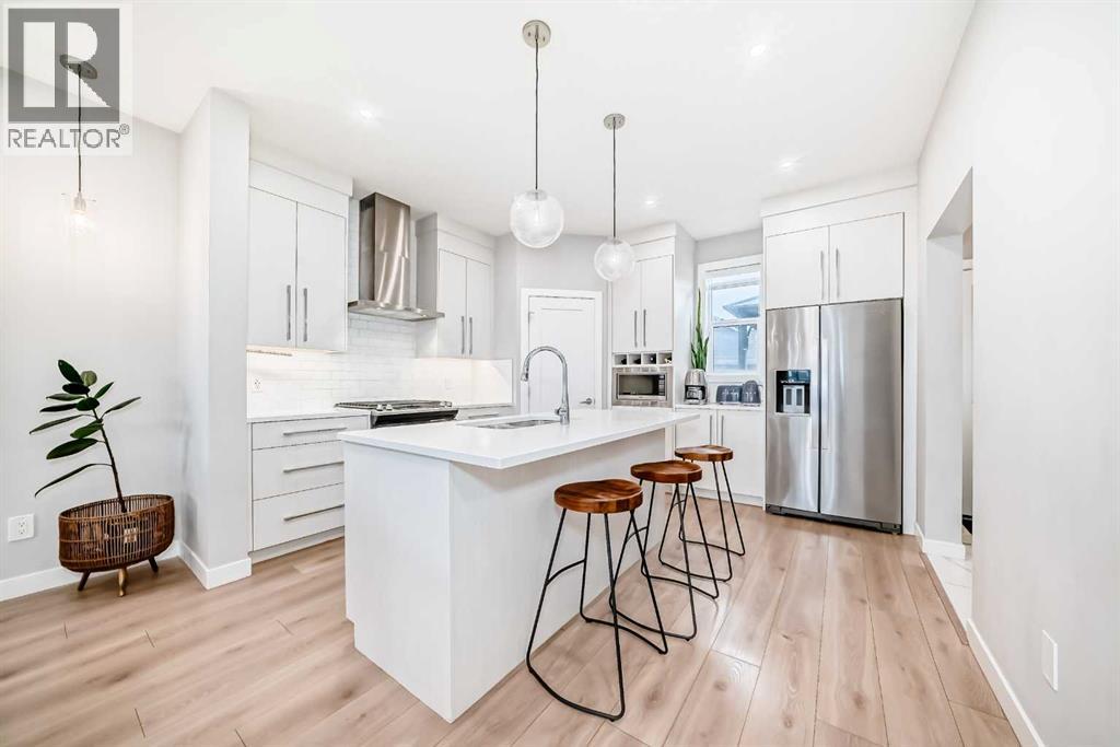 896 WEST LAKEVIEW Drive