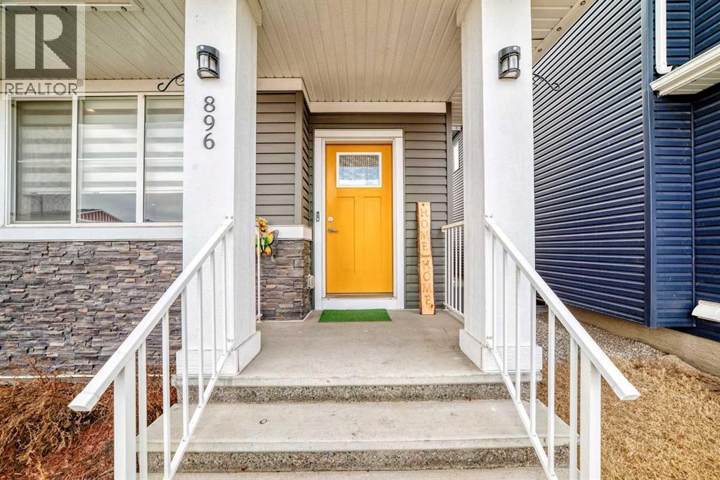 896 WEST LAKEVIEW Drive